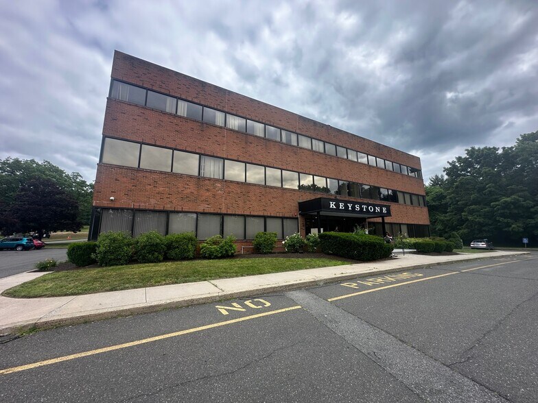 More Photos Of 85 Barnes Rd, Wallingford Medical For Sale