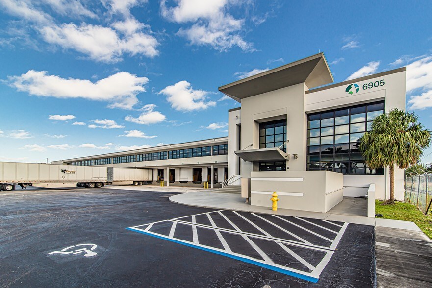 More Photos Of 6905-6909 NW 25th St, Miami Distribution For Lease