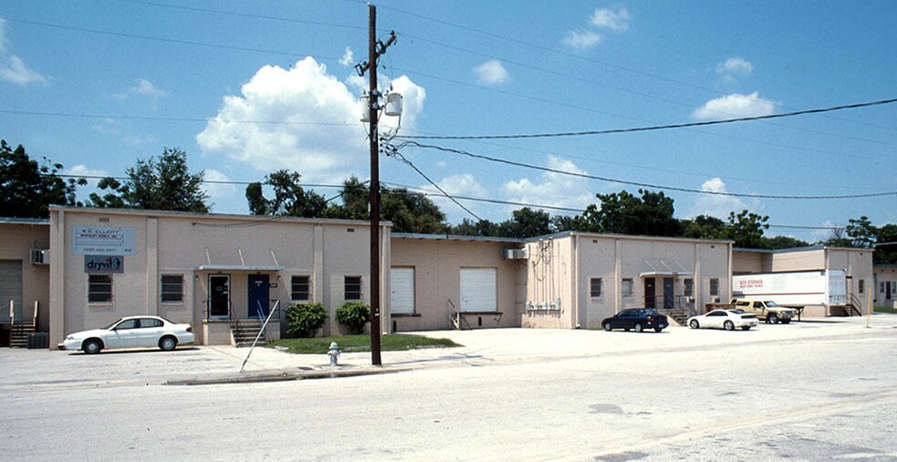 More Photos Of 1701-1717 Acme St, Orlando Warehouse For Lease