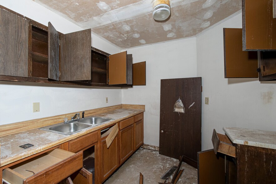 More Photos Of 1901-1939 Broad St, Augusta Apartments For Sale