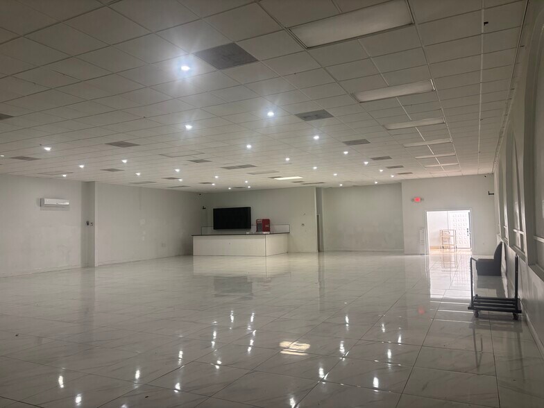 More Photos Of 4640 Palm Ave, Hialeah Unknown For Lease