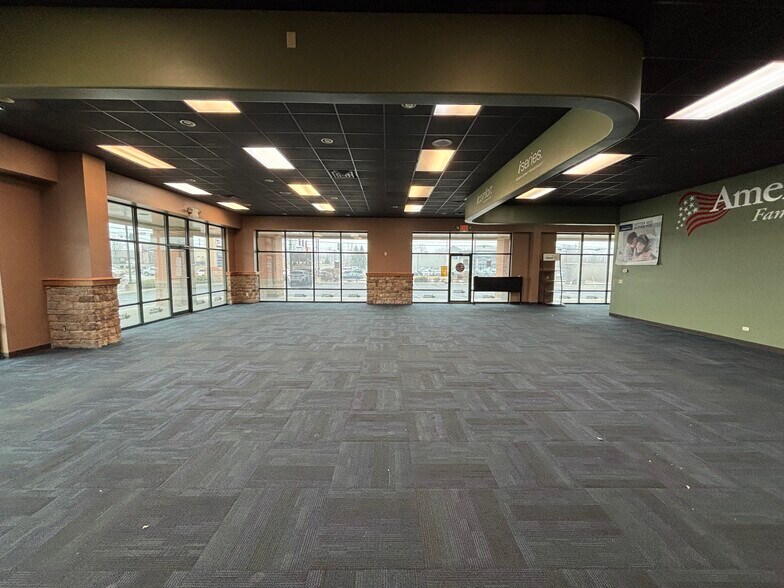 More Photos Of 4916 Illinois Rd, Fort Wayne Unknown For Lease