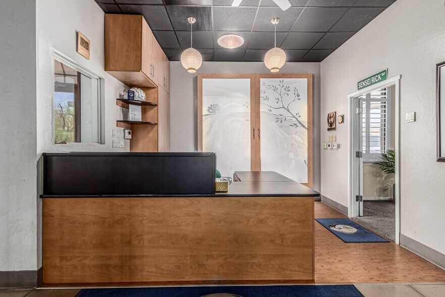 More Photos Of 3173 E Chandler Blvd, Phoenix Freestanding For Sale