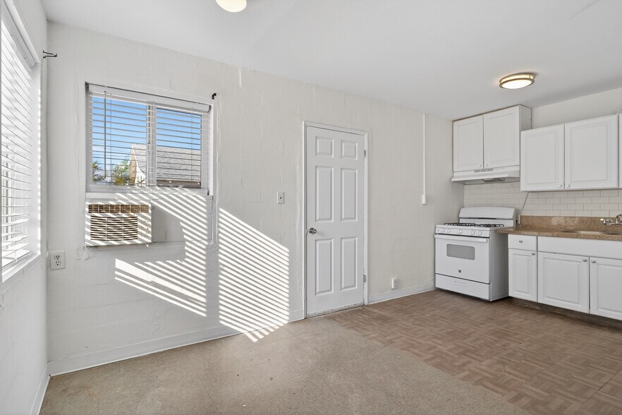 More Photos Of 66185 Acoma Ave, Desert Hot Springs Apartments For Sale