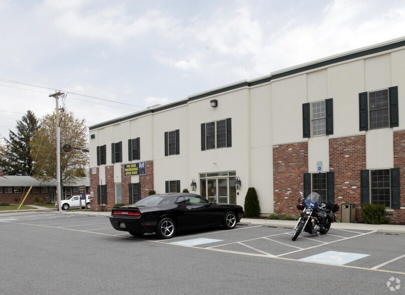 More Photos Of 905 S Governor's Ave, Dover Office For Lease