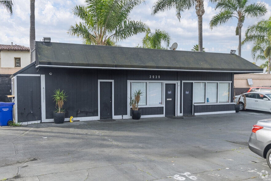 More Photos Of 3939 W Coast Hwy, Newport Beach Freestanding For Lease