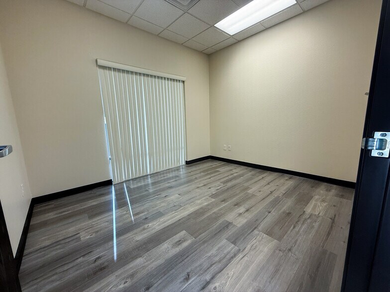More Photos Of 301 N Pecos Rd, Henderson Medical For Lease