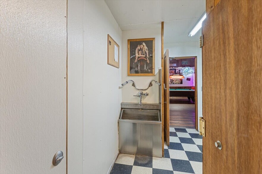 More Photos Of 206 1st St, Soldier Restaurant For Sale