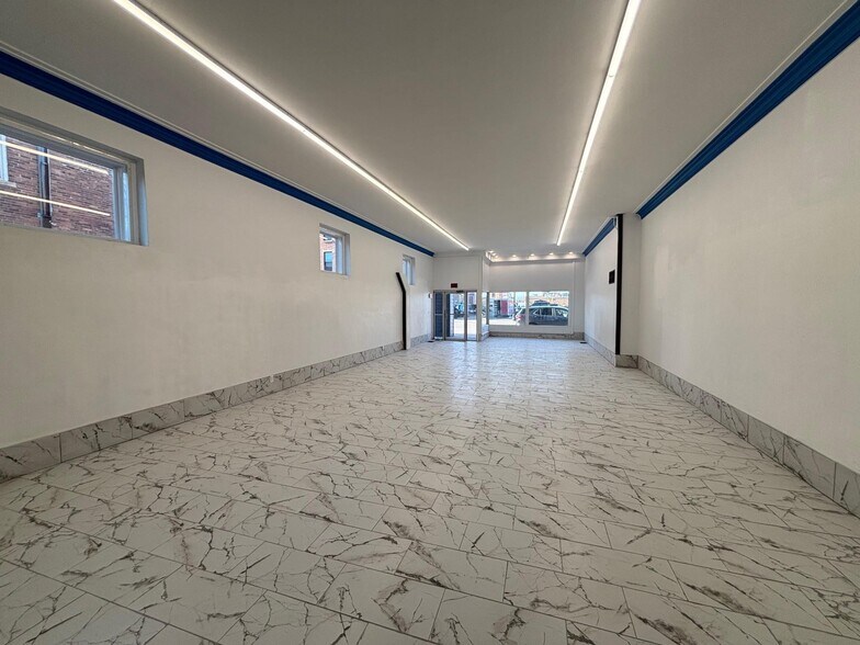 More Photos Of 1018 3rd Ave, Worthington General Retail For Sale