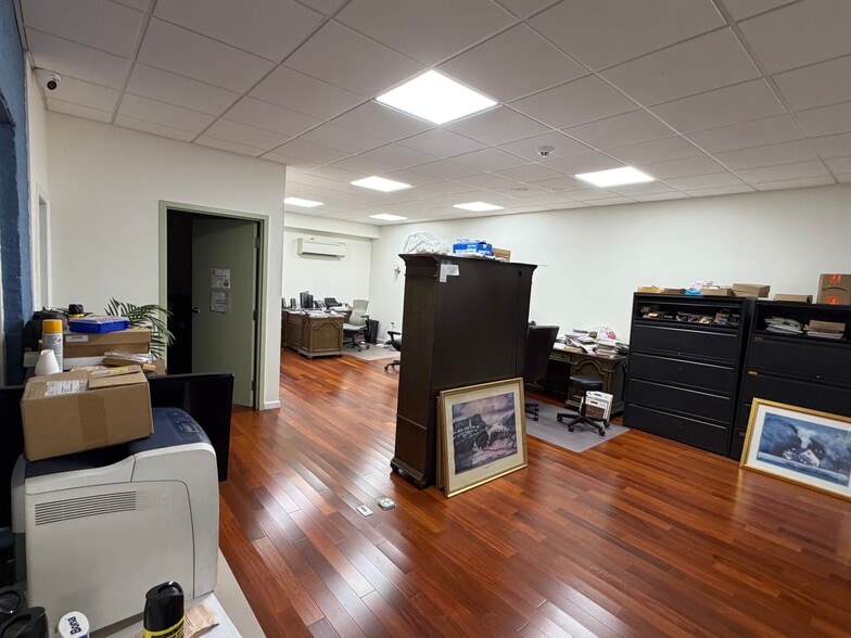 More Photos Of 150-158 E 3rd St, Mount Vernon Warehouse For Sale