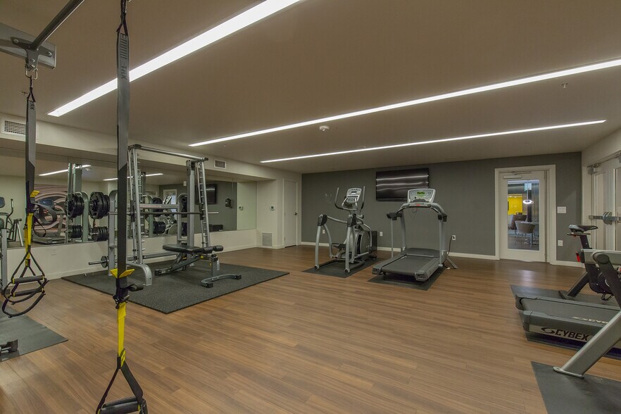 More Photos Of 1250 E Burnside St, Portland Apartments For Lease