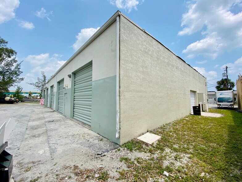More Photos Of 37-53 NE 1st Ter, Deerfield Beach Warehouse For Lease