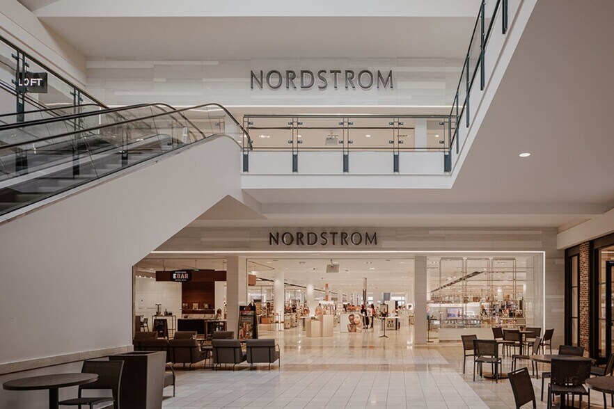 More Photos Of 1201 Lake Woodlands Dr, The Woodlands General Retail For Lease