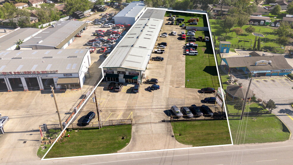 Primary Photo Of 10060 Veterans Memorial Rd, Houston Warehouse For Sale