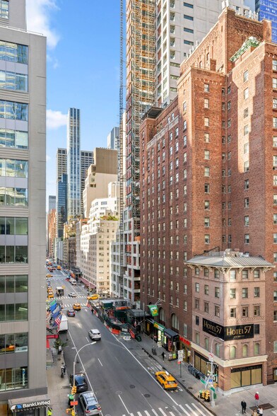 More Photos Of 139 E 57th St, New York Office For Lease