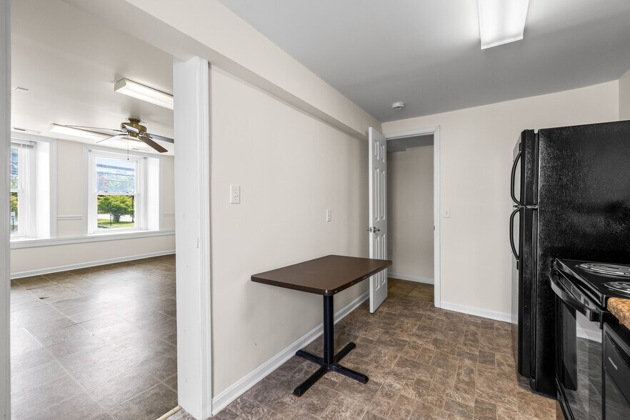 More Photos Of 410 Main St, Reisterstown Medical For Lease