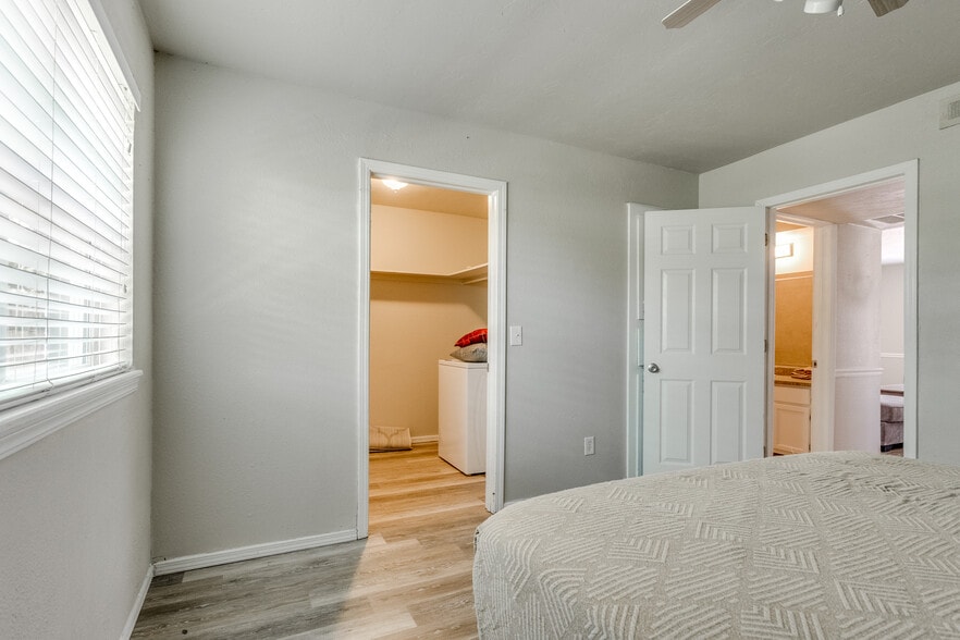 More Photos Of NW 10th St & N Classen Blvd, Oklahoma City Apartments For Sale