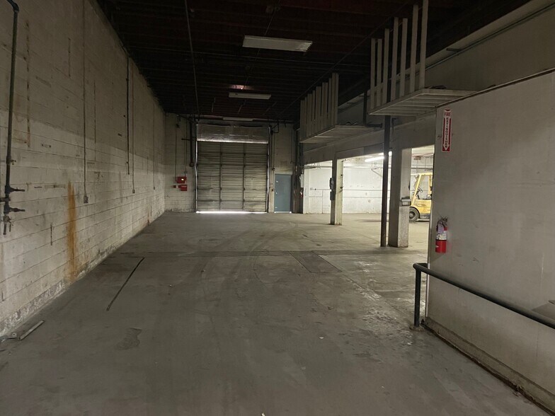 More Photos Of 720 Pacific Ave, Oxnard Warehouse For Sale