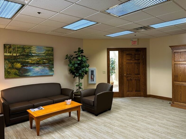 More Photos Of 7755 Paragon Rd, Dayton Medical For Lease