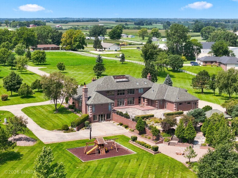 More Photos Of 2608 N Jefferson Way, Indianola Land For Sale