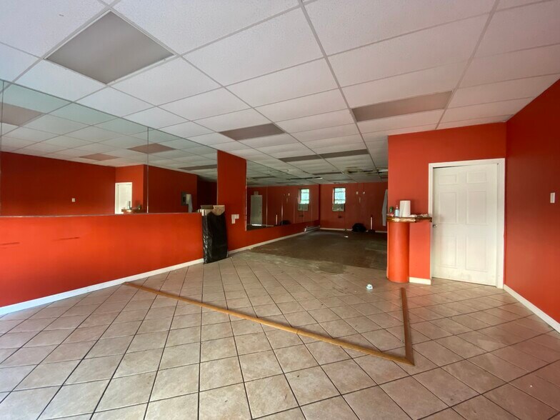 More Photos Of 1821 Hobart Ave, Bronx Storefront For Lease