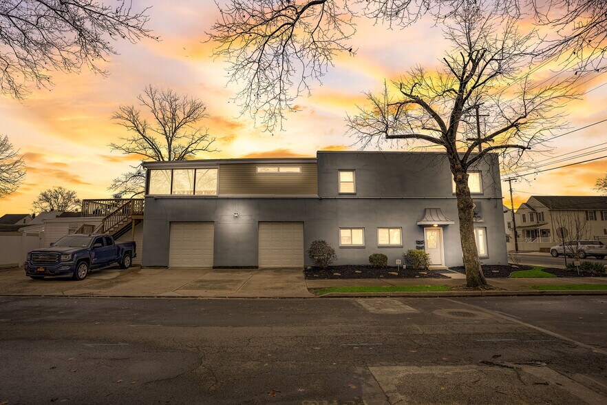 More Photos Of 329 Otter St, Bristol Flex For Lease