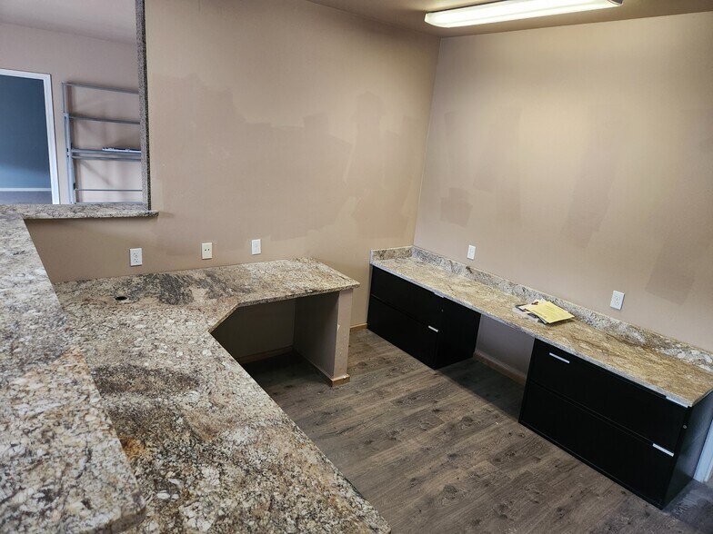 More Photos Of 1337 Bridge St, Clarkston Warehouse For Sale