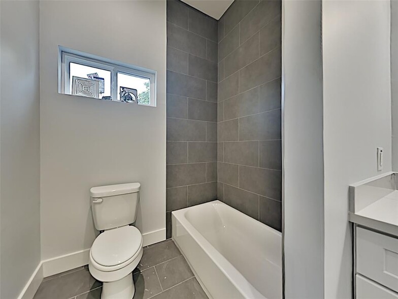 More Photos Of 2620 Delafield St, Houston Apartments For Sale