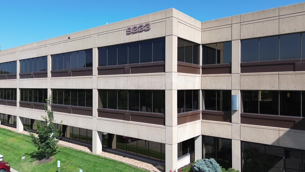 More Photos Of 9233 Ward Pky, Kansas City Office For Sale