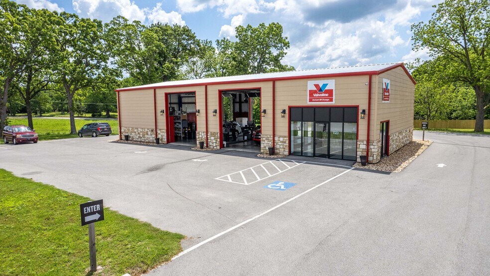 Primary Photo Of 81 Heffelman Dr, Grove Auto Repair For Sale