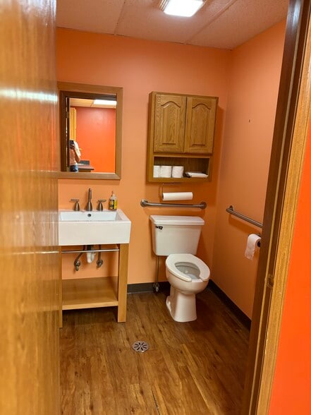 More Photos Of 28835 N Herky Dr, Lake Bluff Warehouse For Sale