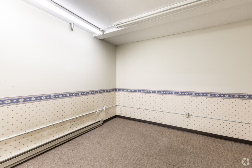 More Photos Of 153 Central Ave, Albany Storefront Retail Office For Lease