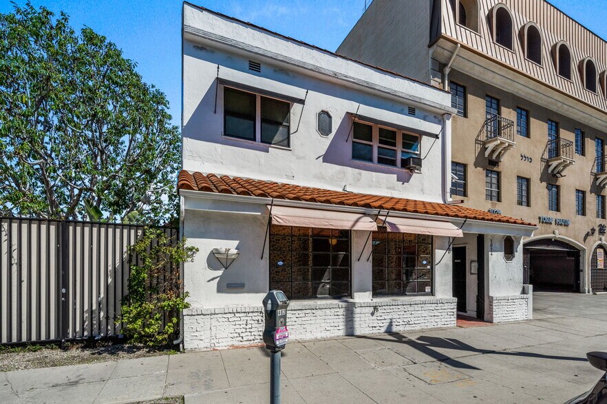 More Photos Of 1020-1024 S Robertson Blvd, Los Angeles Freestanding For Lease