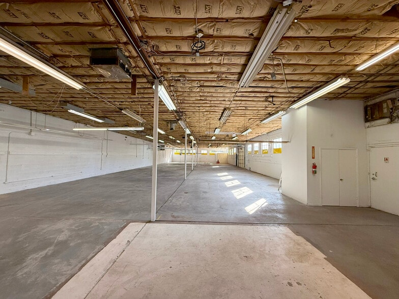 More Photos Of 2030 N Clay St, Denver Flex For Lease