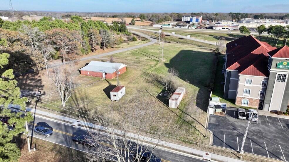 More Photos Of 512 N Poplar St, Searcy Specialty For Sale