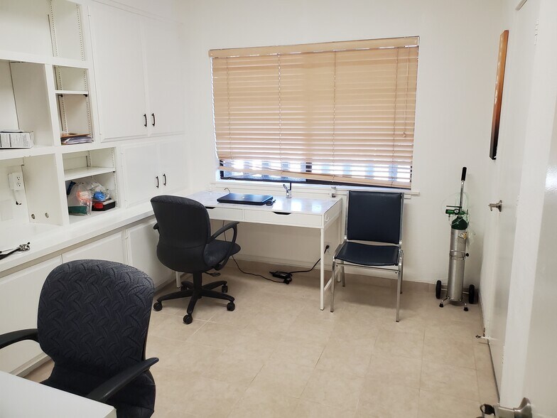 More Photos Of 3231 Waring Ct, Oceanside Medical For Lease