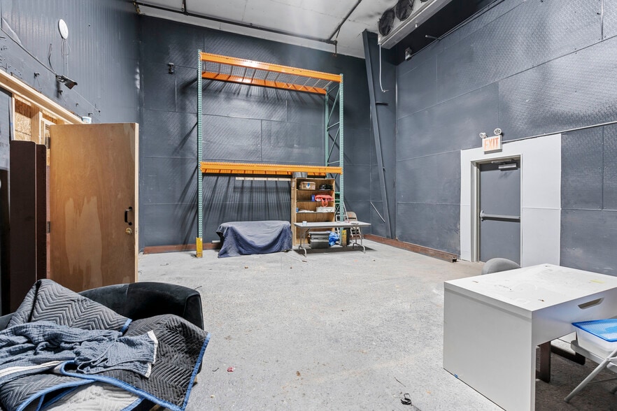 More Photos Of 4865 Arthur Kill Rd, Staten Island Warehouse For Sale
