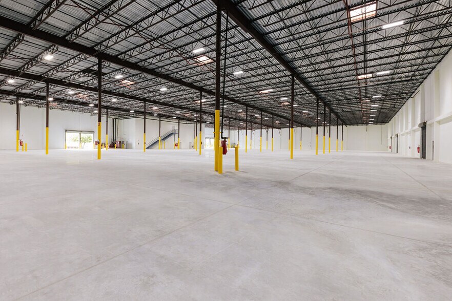 More Photos Of 2875 NW 77th Ave, Miami Warehouse For Lease