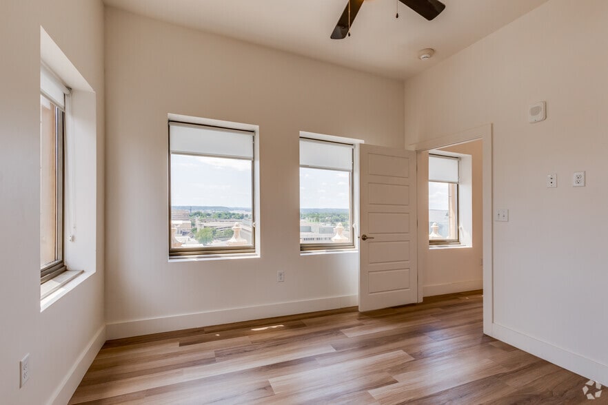 More Photos Of 403 S Cheyenne Ave, Tulsa Apartments For Lease