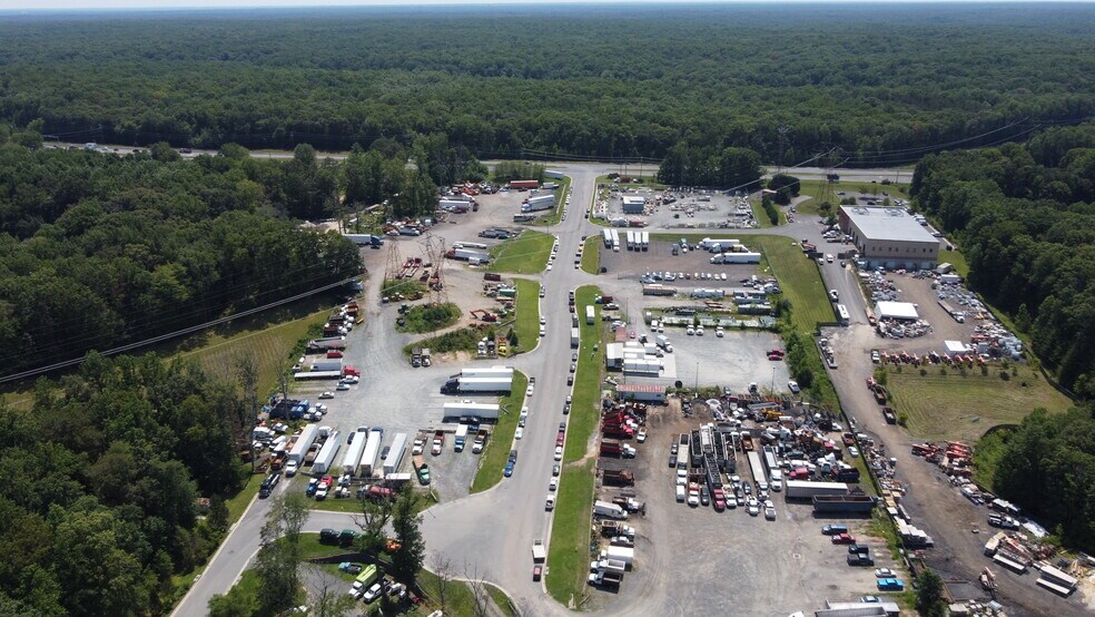 More Photos Of 6933 Colchester Park Dr, Manassas Warehouse For Lease