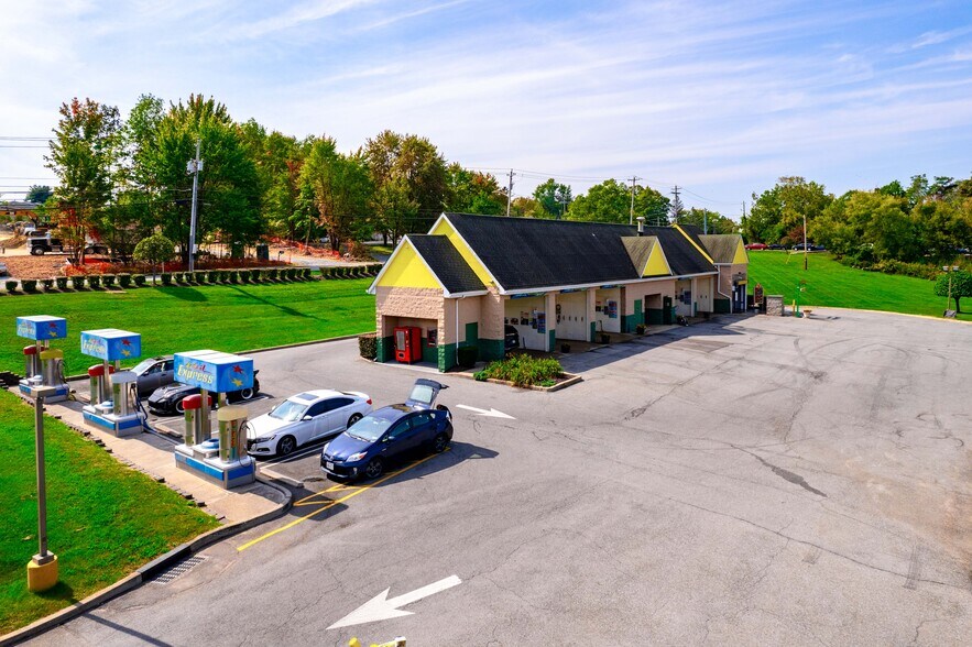 More Photos Of 485 E Main St, Middletown Self Storage For Sale