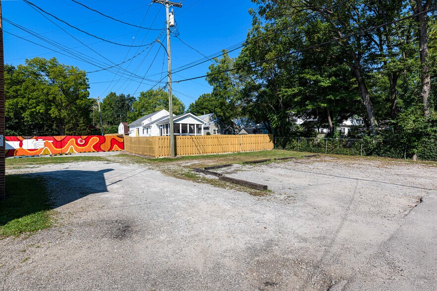More Photos Of 136-138 Dayton St, Yellow Springs Storefront For Sale