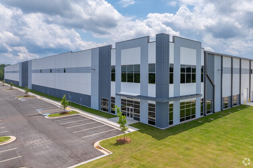 More Photos Of 350 Raco Pky, Pendergrass Unknown For Lease