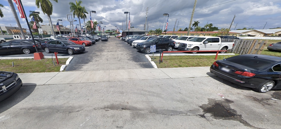 More Photos Of 600 N Federal Hwy, Hallandale Beach Auto Dealership For Lease