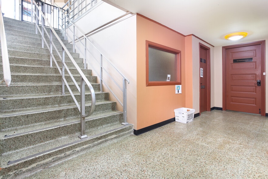 More Photos Of 126 E Main Plz, San Antonio Apartments For Sale