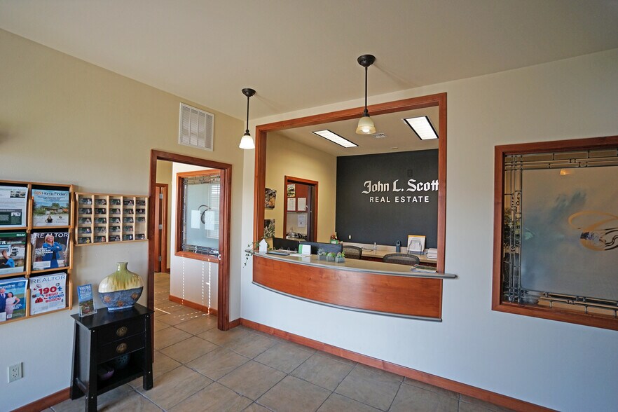 More Photos Of 3907 Creekside Loop, Yakima Office For Lease