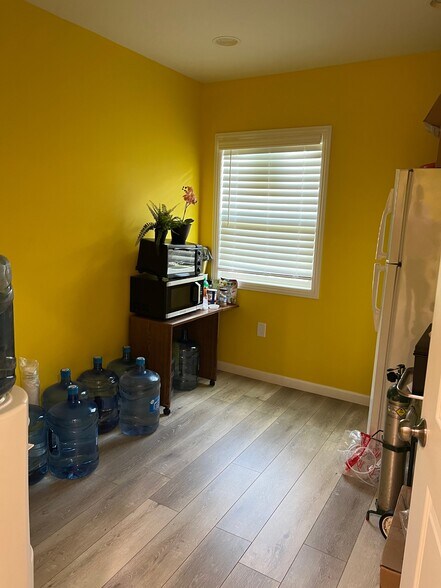 More Photos Of 1143 N Lake Ave, Pasadena Medical For Lease