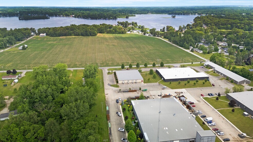 More Photos Of 8645 E Backwater Rd, North Webster Showroom For Lease