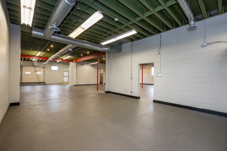 More Photos Of 1728 W 16th St, Indianapolis General Retail For Lease