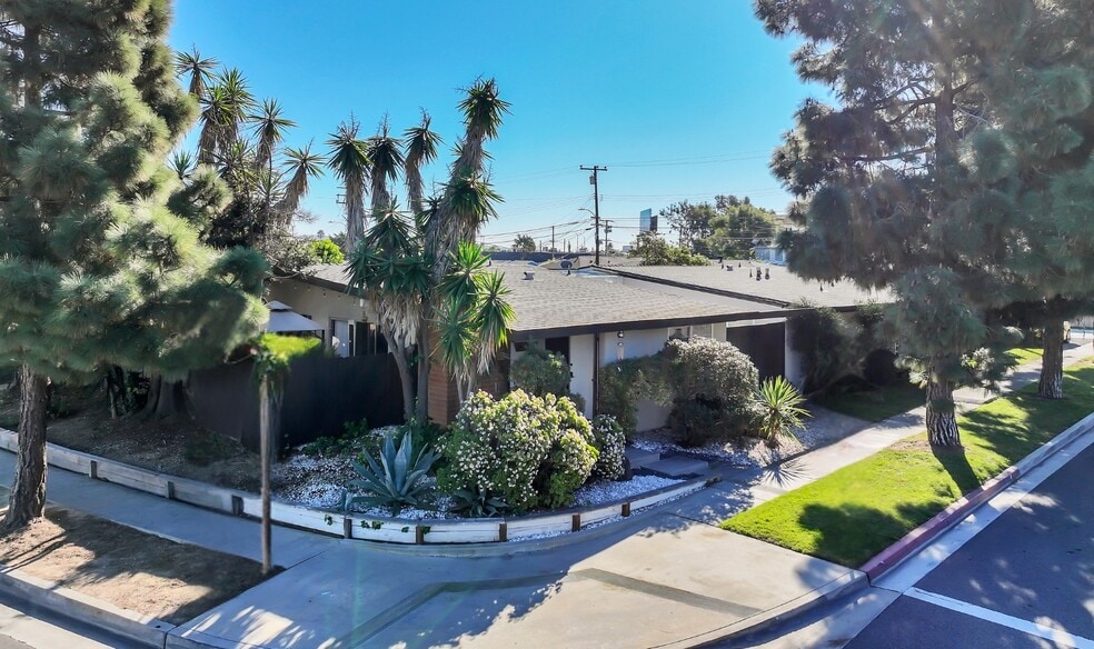Primary Photo Of 425 Ford Rd, Costa Mesa Multifamily For Sale